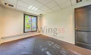 Oficina en Arriendo en Andres Bello / Los Leones - Amplia Oficina