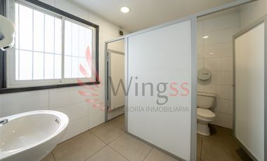 Oficina en Arriendo en Andres Bello / Los Leones - Amplia Oficina