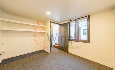 Oficina en Arriendo en Andres Bello / Los Leones - Amplia Oficina