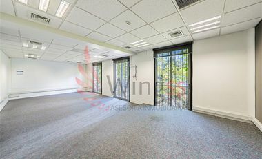 Oficina en Arriendo en Andres Bello / Los Leones - Amplia Oficina