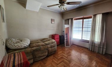 LOTE CON CASA 7 AMBIENTES EN VENTA MONTE GRANDE