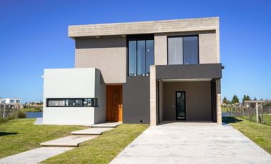 CASA EN VENTA A LA LAGUNA SAN SEBASTIAN