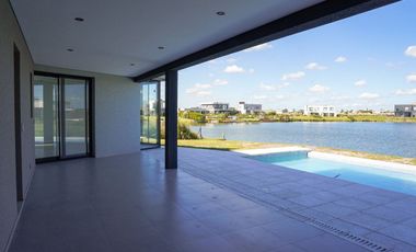 CASA EN VENTA A LA LAGUNA SAN SEBASTIAN