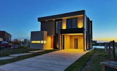 CASA EN VENTA A LA LAGUNA SAN SEBASTIAN
