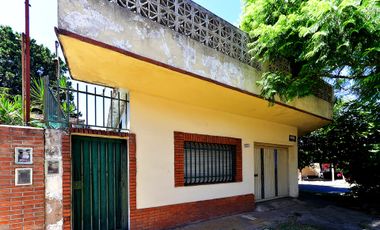 VENTA CASA 3 AMB  RAMOS MEJÍA PATIO TERRAZA PLANO