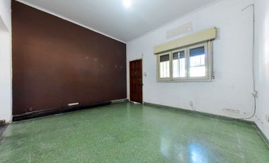 VENTA CASA 3 AMB  RAMOS MEJÍA PATIO TERRAZA PLANO