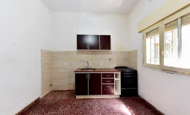 VENTA CASA 3 AMB  RAMOS MEJÍA PATIO TERRAZA PLANO
