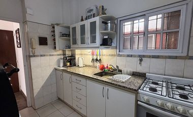 Departamento 2 ambientes con patio y baulera