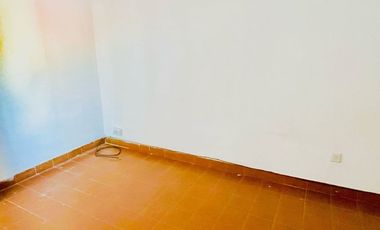 VENTA CASA 5AMB C/COCHERA O LOCAL EN LINIERS