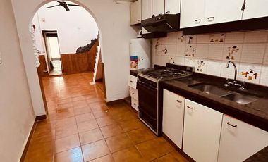 VENTA CASA 5AMB C/COCHERA O LOCAL EN LINIERS