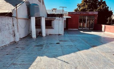 VENTA CASA 5AMB C/COCHERA O LOCAL EN LINIERS