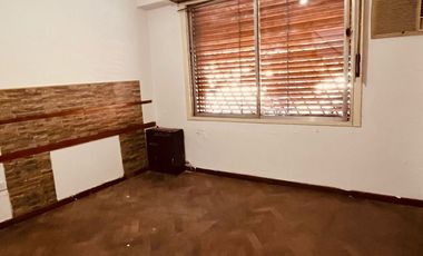 VENTA CASA 5AMB C/COCHERA O LOCAL EN LINIERS