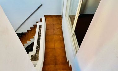 VENTA CASA 5AMB C/COCHERA O LOCAL EN LINIERS