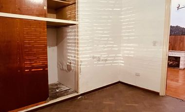 VENTA CASA 5AMB C/COCHERA O LOCAL EN LINIERS