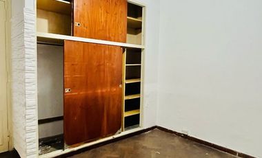 VENTA CASA 5AMB C/COCHERA O LOCAL EN LINIERS