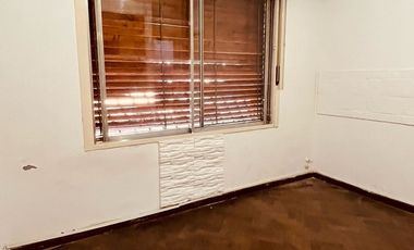 VENTA CASA 5AMB C/COCHERA O LOCAL EN LINIERS