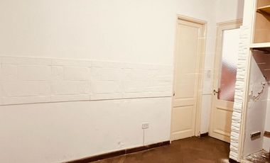 VENTA CASA 5AMB C/COCHERA O LOCAL EN LINIERS