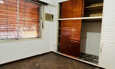 VENTA CASA 5AMB C/COCHERA O LOCAL EN LINIERS