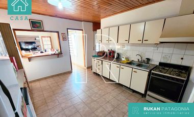 #VentaRUKAN | Casa de 4 Habitaciones | Calle CONSTITUCIÓN | BarrioASTRA| Caleta Olivia.- (APTA CREDITO HIPOTECARIO)