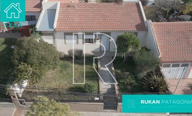 #VentaRUKAN | Casa de 4 Habitaciones | Calle CONSTITUCIÓN | BarrioASTRA| Caleta Olivia.- (APTA CREDITO HIPOTECARIO)