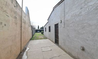 HERMOSA CASA CON 2 DORMITORIOS Y PATIO