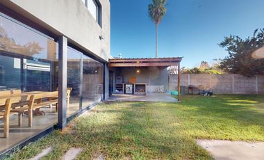 Casa moderna 3 dormitorios parque pileta