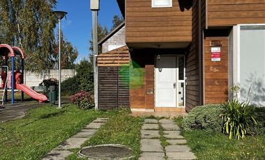 Casa en Arriendo en Zenteno con avenida Francia