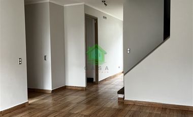 Casa en Arriendo en Zenteno con avenida Francia