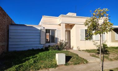 SE ALQUILA CASA BARRIO SERRANIAS PUNTANAS