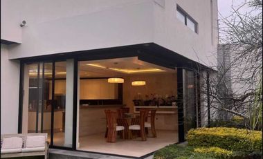 Hermosa Casa en Venta en los Encinos