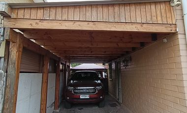 INIZIA PROPIEDADES VENDE LINDA CASA DE DOS PISOS EN BUIN
