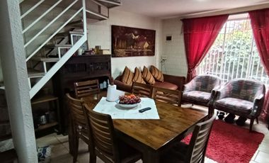 INIZIA PROPIEDADES VENDE LINDA CASA DE DOS PISOS EN BUIN