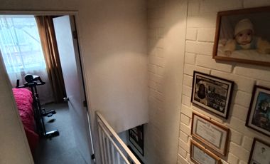 INIZIA PROPIEDADES VENDE LINDA CASA DE DOS PISOS EN BUIN