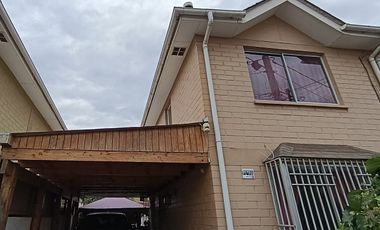 INIZIA PROPIEDADES VENDE LINDA CASA DE DOS PISOS EN BUIN