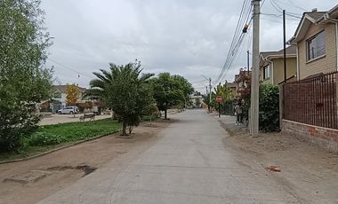 INIZIA PROPIEDADES VENDE LINDA CASA DE DOS PISOS EN BUIN
