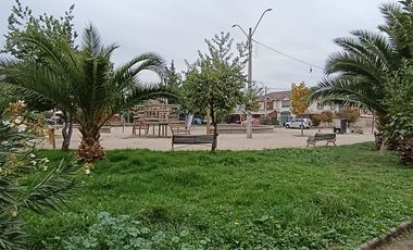 INIZIA PROPIEDADES VENDE LINDA CASA DE DOS PISOS EN BUIN