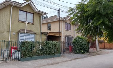 INIZIA PROPIEDADES VENDE LINDA CASA DE DOS PISOS EN BUIN