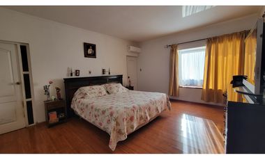 Venta casa Los Andes 4D 3B piscina, Condominio El Encanto