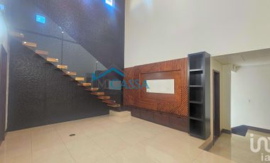 Renta de Casa en Fracc. San Miguel ZONA DORADA