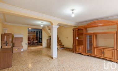 Casa en venta en San Miguel Xalostoc, Ecatepec Edo. Méx.