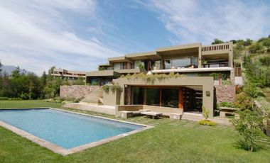 Casa en Arriendo en ESPECTACULAR EN VALLE ESCONDIDO