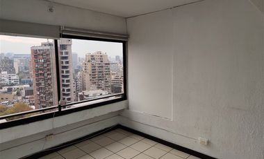 Oficina en Arriendo en Nueva Providencia / Paseo Las Palmas / Giratorio