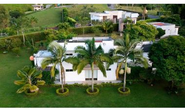 VENTA DE EXCLUSIVA PROPIEDAD CAMPESTRE EN CERRITOS