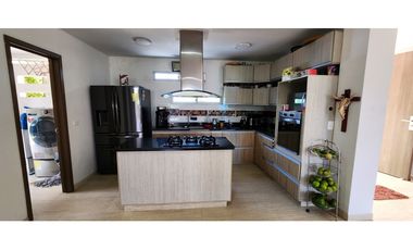 VENDO HERMOSA CASA CAMPESTRE EN COMBIA