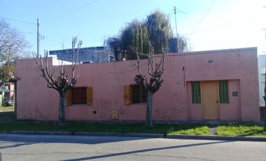 Chivilcoy 2608 - Casa 3 ambientes mas Local !!!