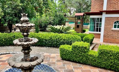 Casa en venta y renta de estilo rústico en Avándaro