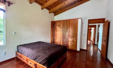 Casa en venta y renta de estilo rústico en Avándaro