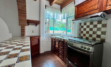 Casa en venta y renta de estilo rústico en Avándaro
