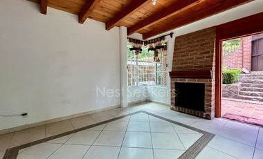 Casa en venta y renta de estilo rústico en Avándaro