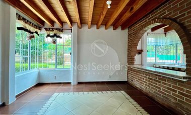 Casa en venta y renta de estilo rústico en Avándaro
